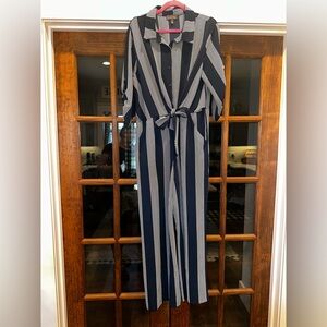 EUC‎ Luxology Size XL Striped Navy and Gray Jumpsuit Front Tie